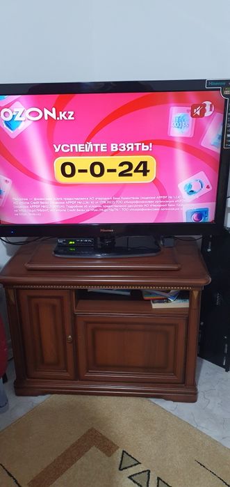 ТВ.хайсенс .тумба .тюнер