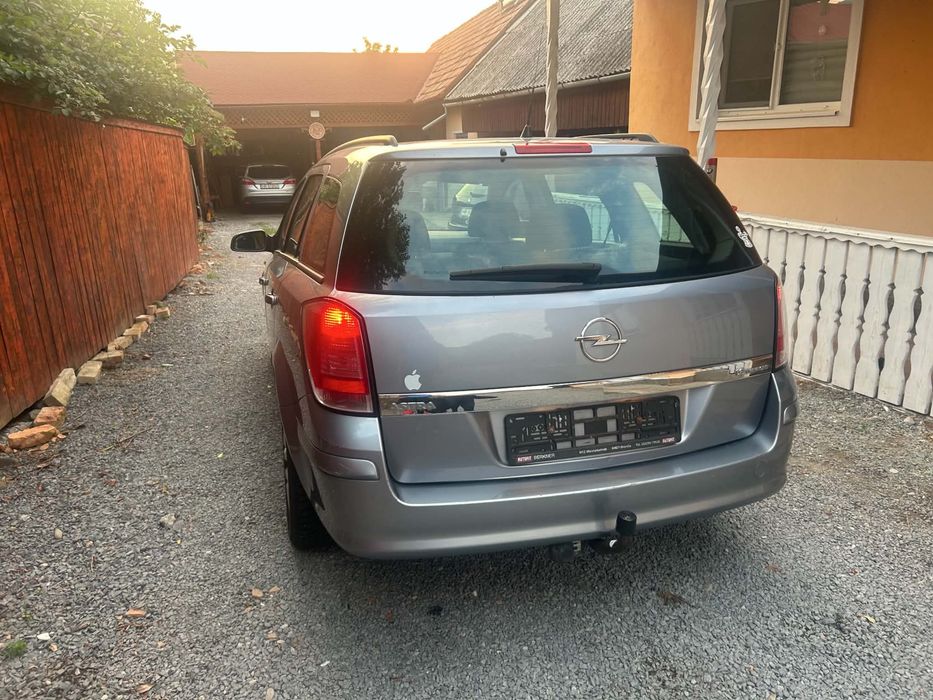 Opel Astra H 1.6 benzină