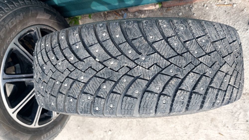 Зимняя резина с дисками 225/60 R17