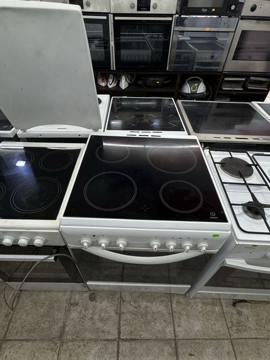 Готварска печка керамични котлони ZANUSSI