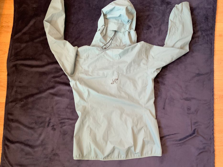 Revolution Race-оригинално яке 40м