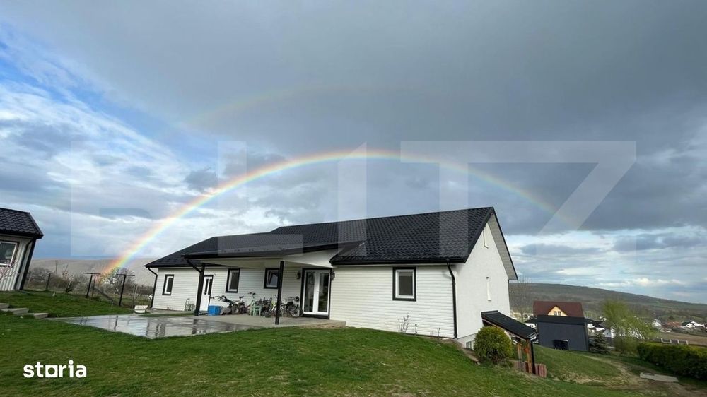 Casa  280 mp utili, 5000 mp teren, Patrauti - SV