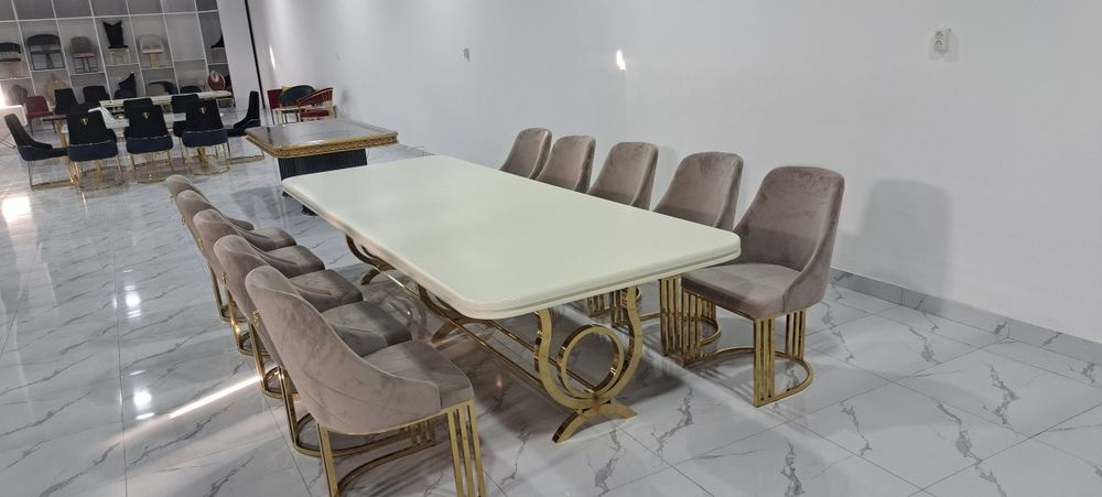 Мягкая мебель стол и стулья