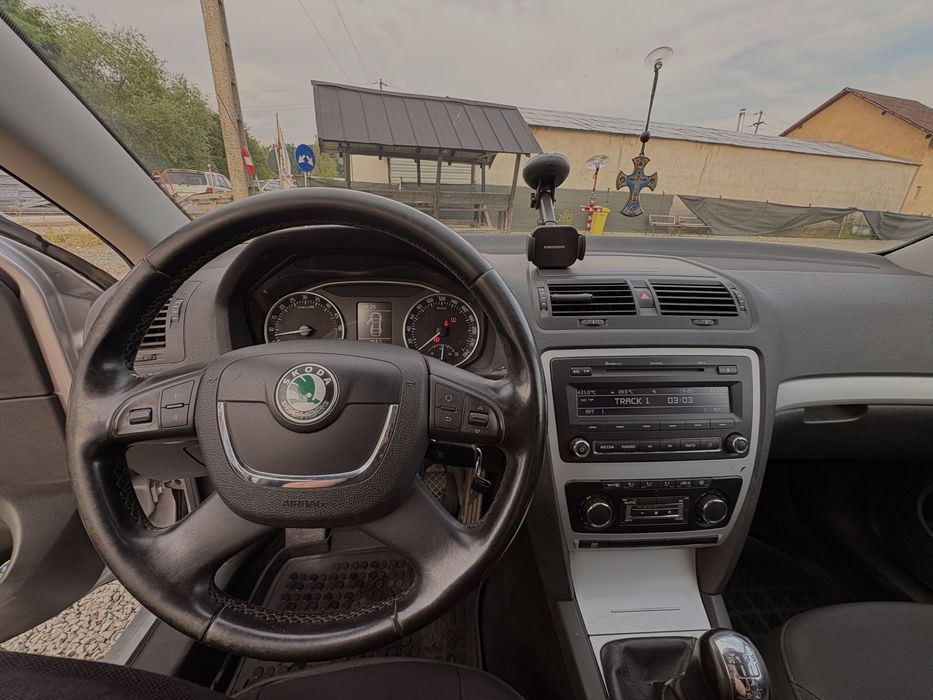 SKODA Octavia 2010 — imagine 5