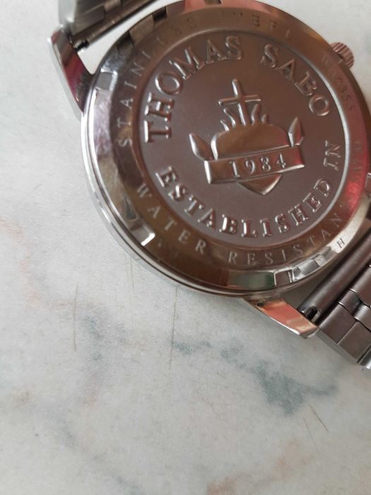 Продавам часовник Thomas Sabo.Състояние-отлично.Часовникът е унисекс.