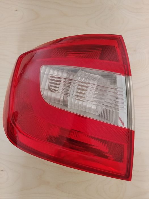 Левый фара- Шкода  rapid. Оригинал.