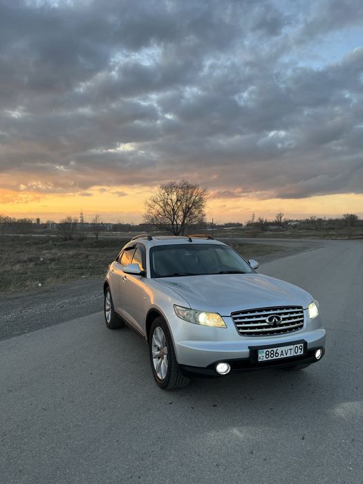 Продам машину Infiniti fx35