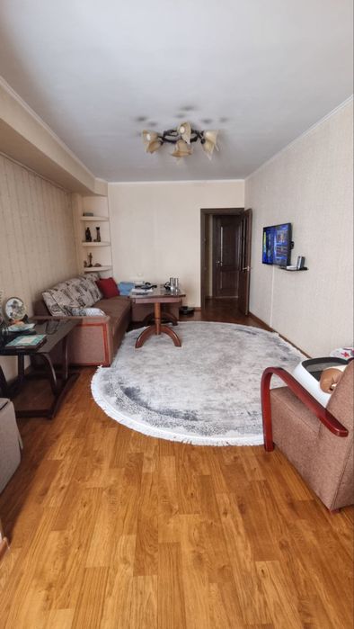 Продаю: м-в Алгоритм 30