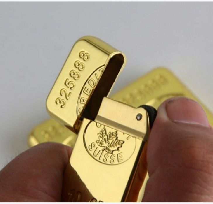 Зажигалка газовая + подарок брелок.