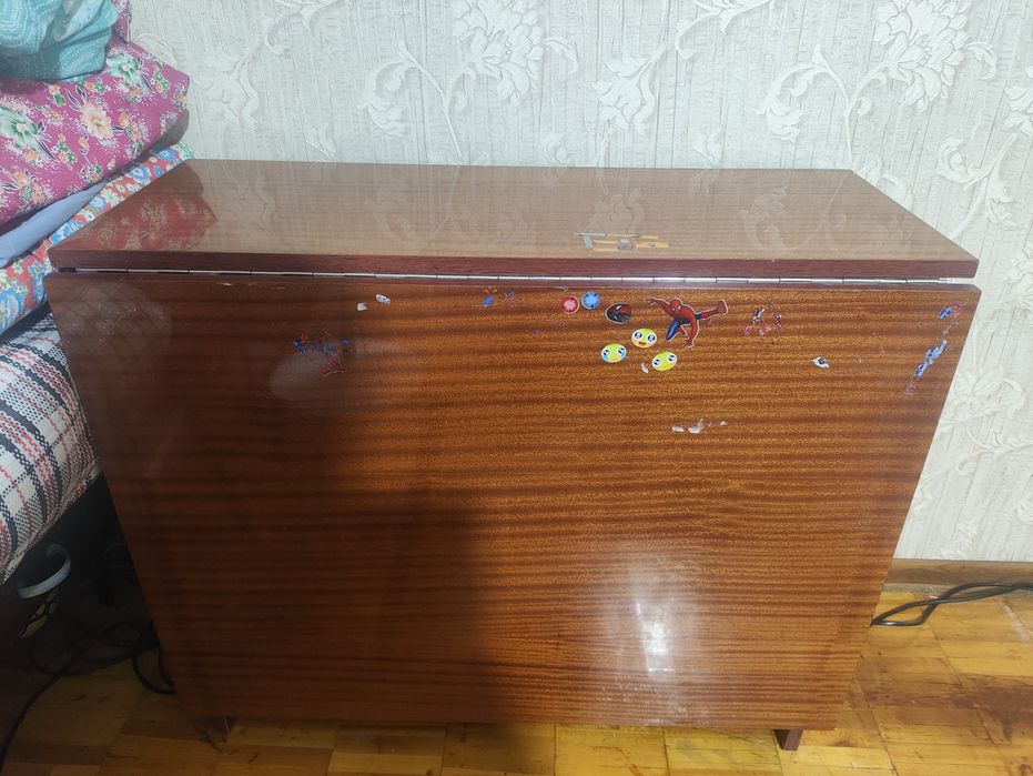 Продаётся стол-книжка, б/у