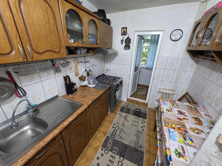 Apartament 2 camere – complet mobilat și utilat – Loc de parcare - Etaj 1 - Zonă liniștită