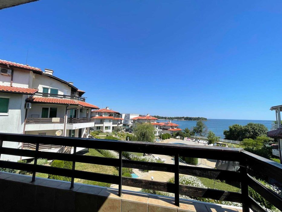 Дава се под наем Тристаен апартамент в с. Лозенец, Област Бургас - 120 кв.м за 9180 € - Снимка #1