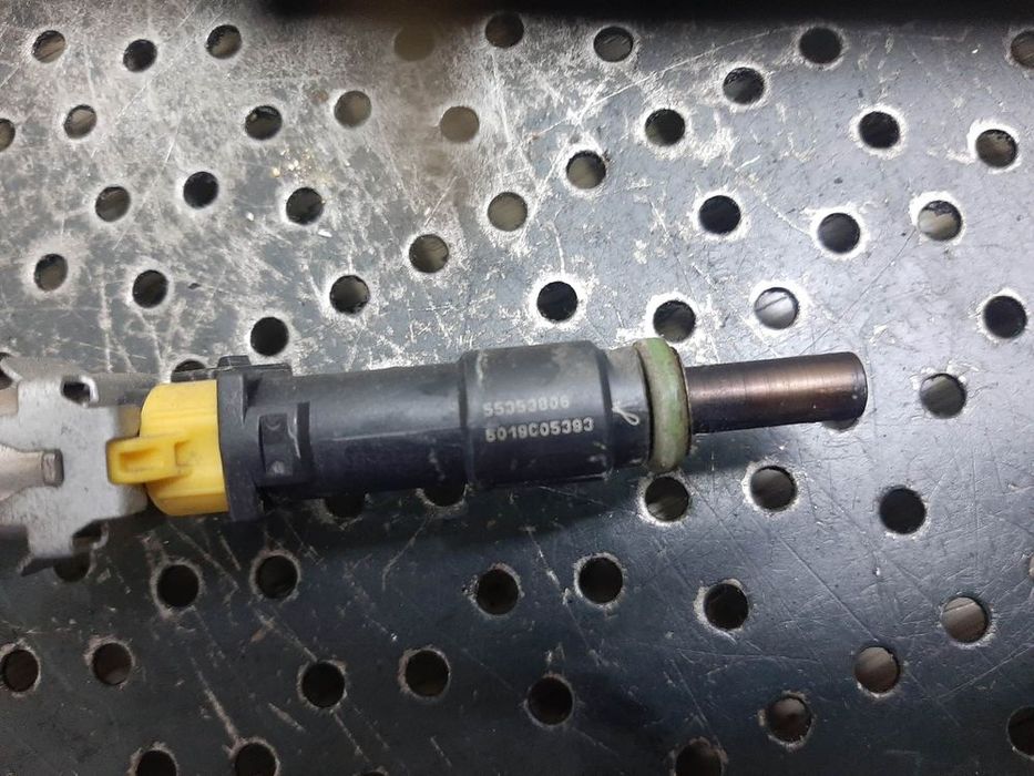 rampa cu injectoare 1.8 b z18xer opel astra h zafira b 55353806