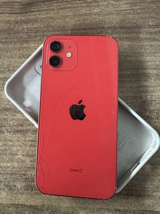 Продам айфон 12