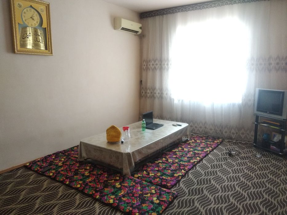 Surxandaryo viloyati Termiz shaxrida uy sotiladi.