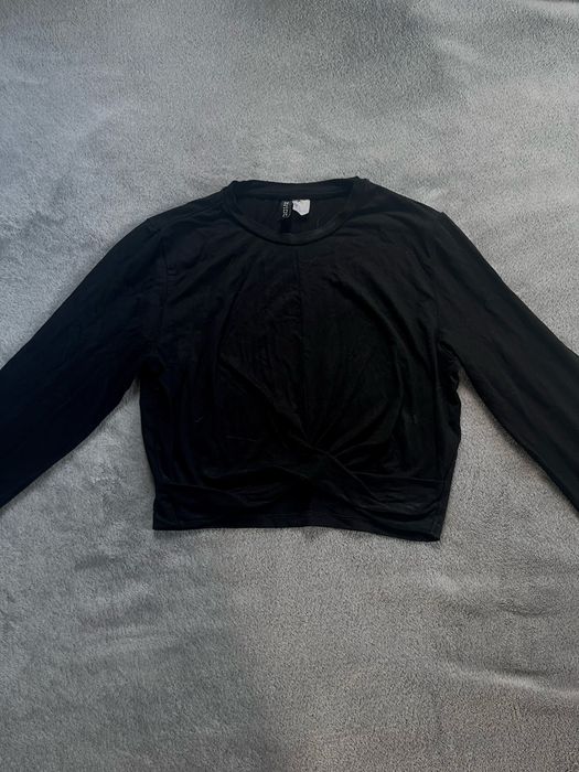 черна кропната блуза с дълъг ръкав