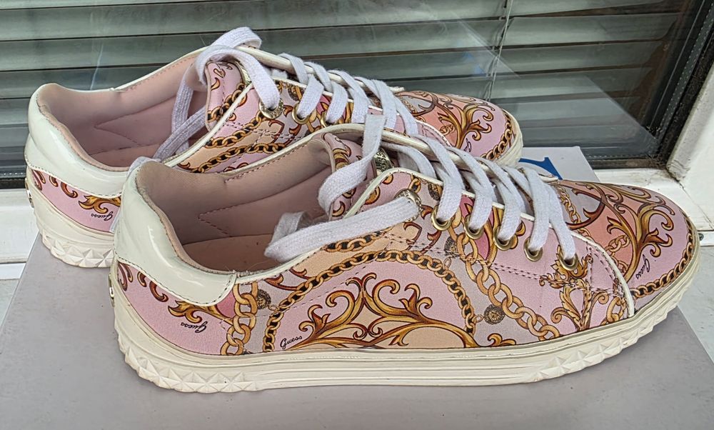 Спортни обувки Guess-номер 38