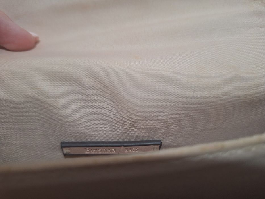 Geanta crossbody Bershka