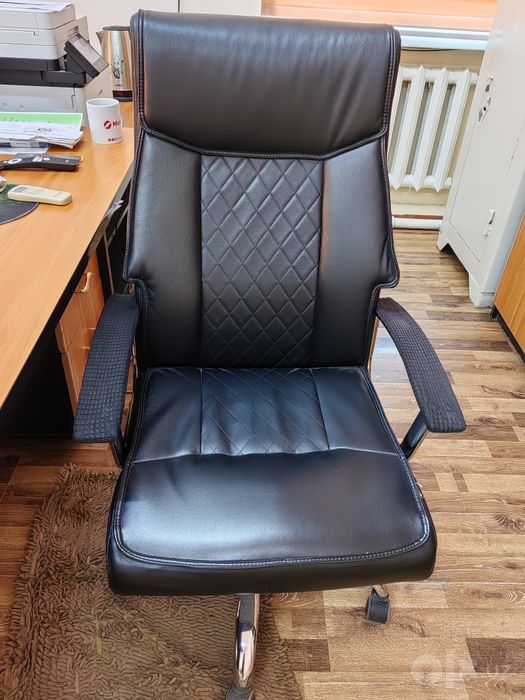 Продается кресло дермантиованное как есть