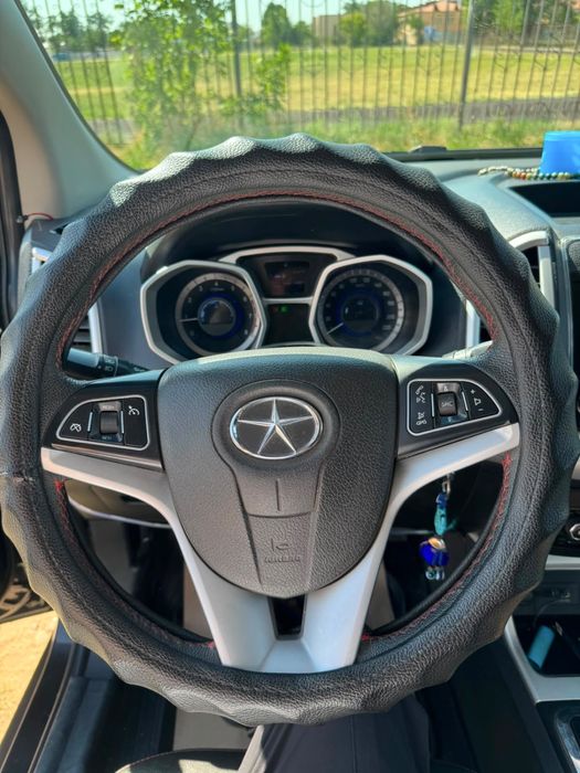 JAC S3 черного цвета
