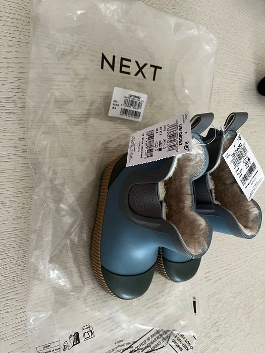 Продам детские сапоги