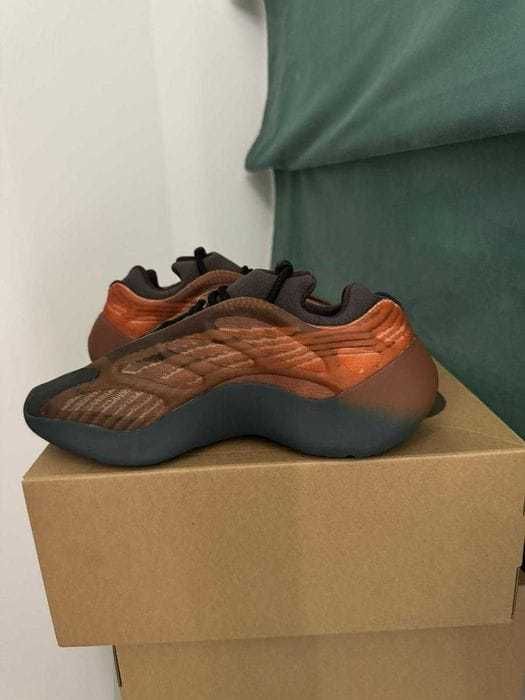Vand Yeezy 700 v3