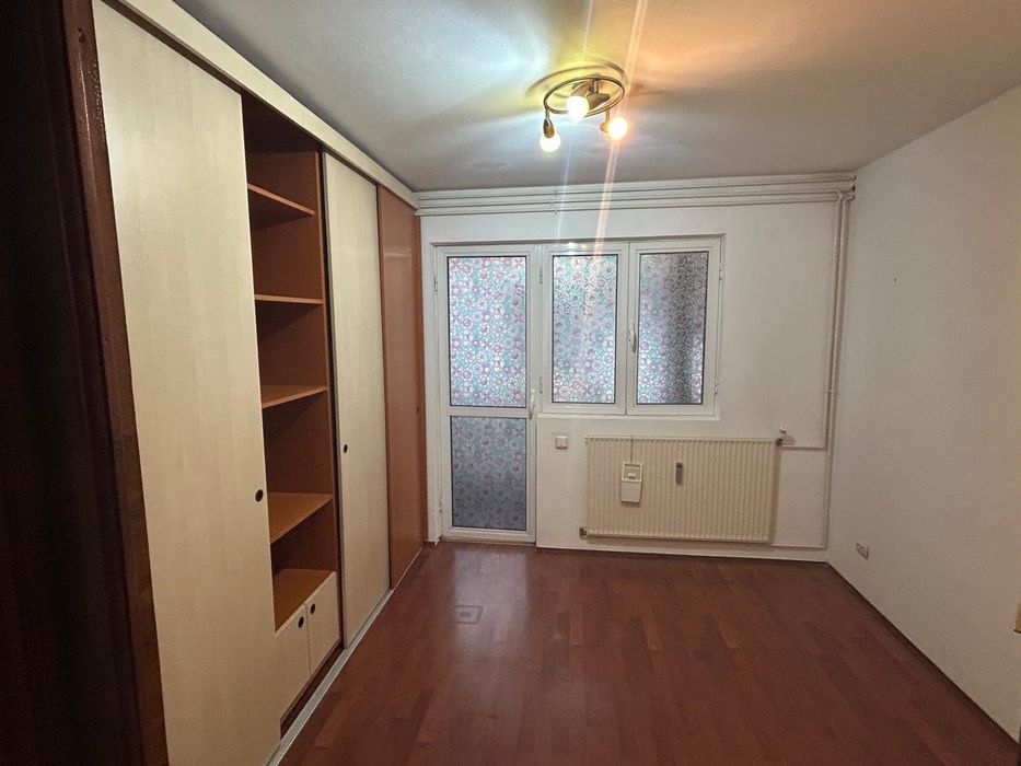 Apartament 4 camere de închiriat | 3 dormitoare | 2 băi | Loc de parcare | Mall Plaza – Drumul Taberei | 800 €/lună