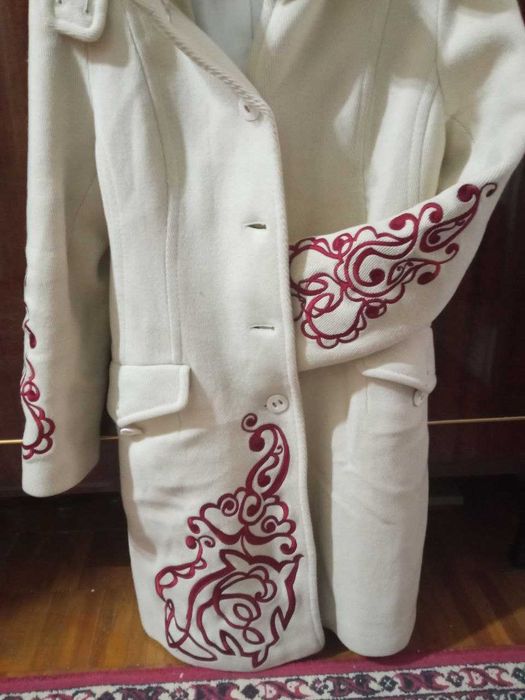 продается пальто