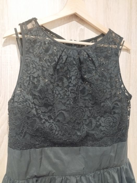 Официална черна рокля SWING