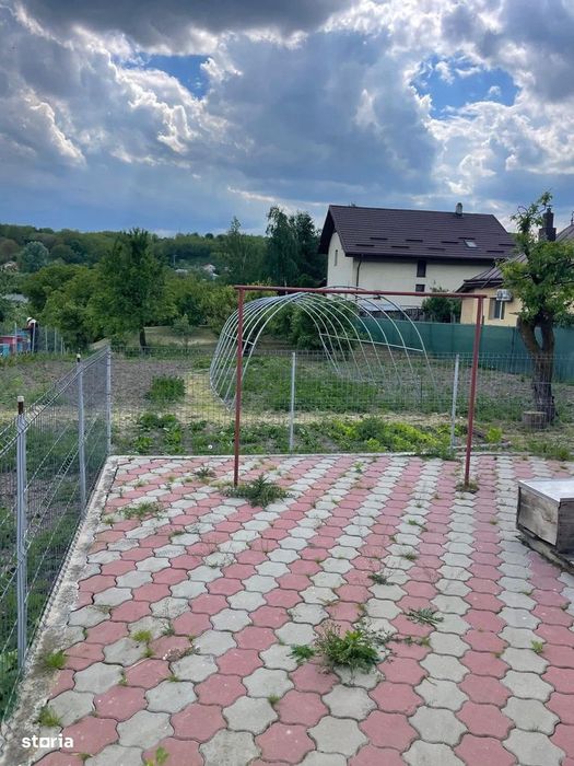 Casa parter,Margineni-centru,teren 1366 mp