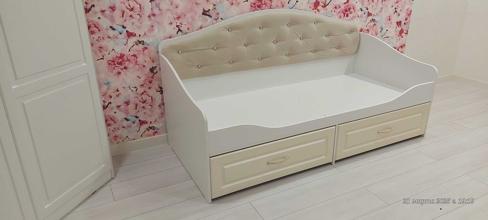 Кровать подростковая.