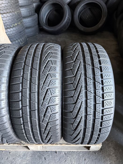 4 anvelope iarna ca NOI 235/40/19 , Pirelli , 8 mm !