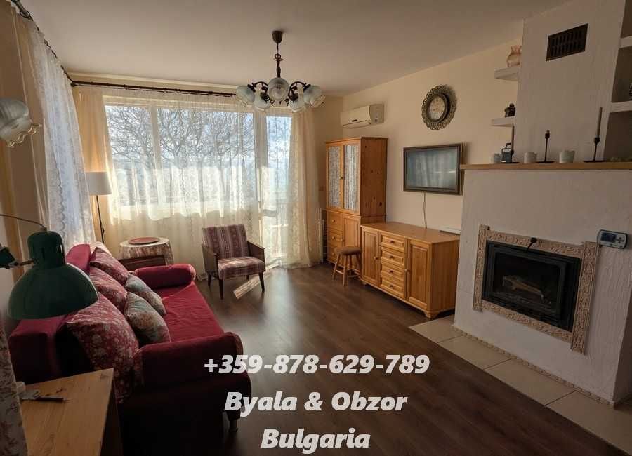 Просторен двустаен апартамент с камина