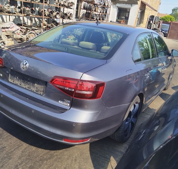 Bara spate Vw Jetta Facelift Sedan an 2013-2018