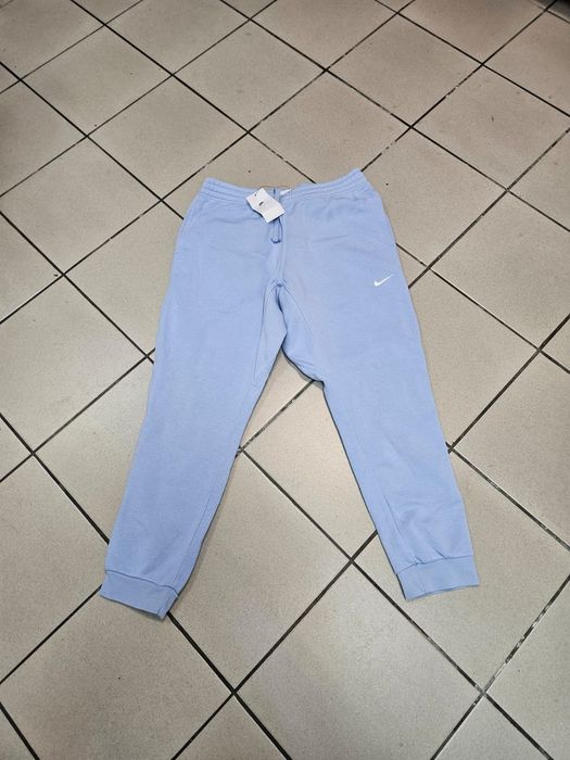 Vind Pantaloni Nike XL noi