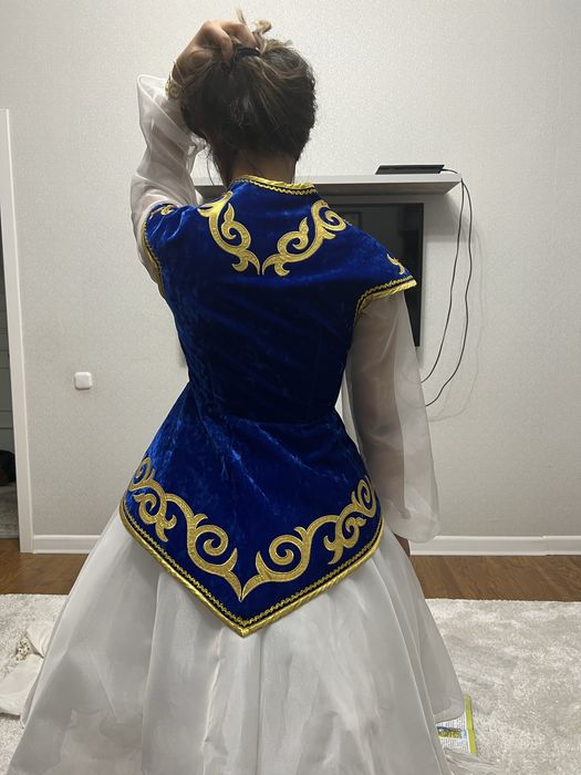 Продам национальный костюм для девочки