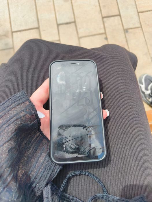 iPhone 12 mini. 60.000
