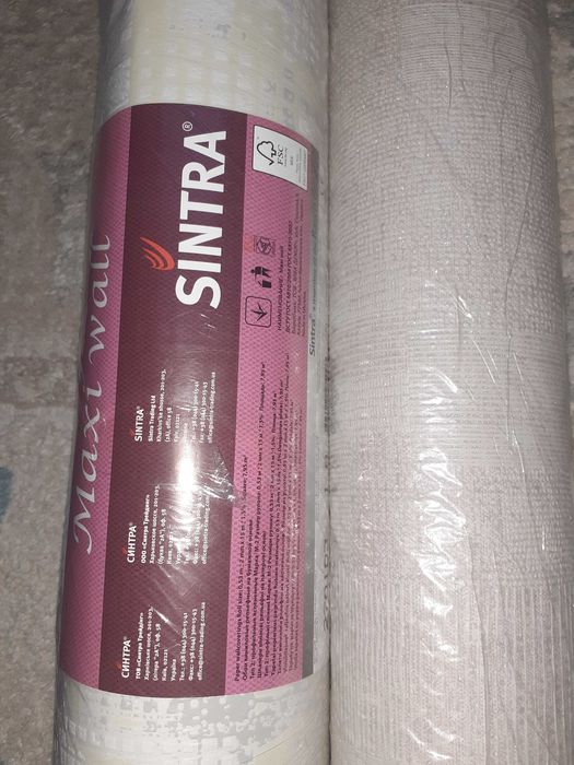 Обои по 1 рулону.