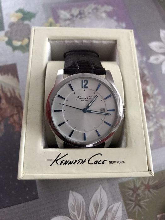 Vând ceasuri, NOI, Kenneth Cole!!!