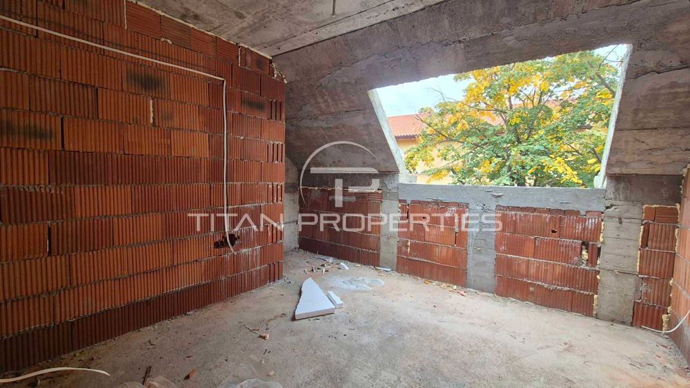 Тристаен апартамент в Центъра