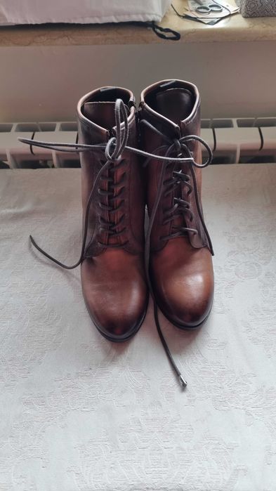 Ghete din piele maro ,made in Italy ,ms.40