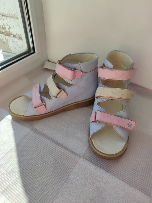 Ортопедические сандали