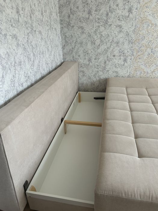 Продам диван бу .