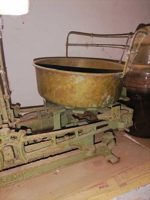 Ръчна Везна, 100 годишна.