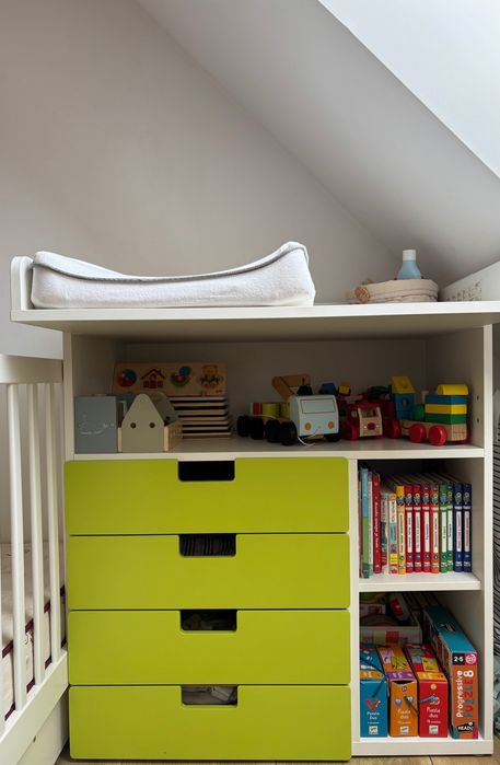 IKEA STUVA легло и маса за повиване