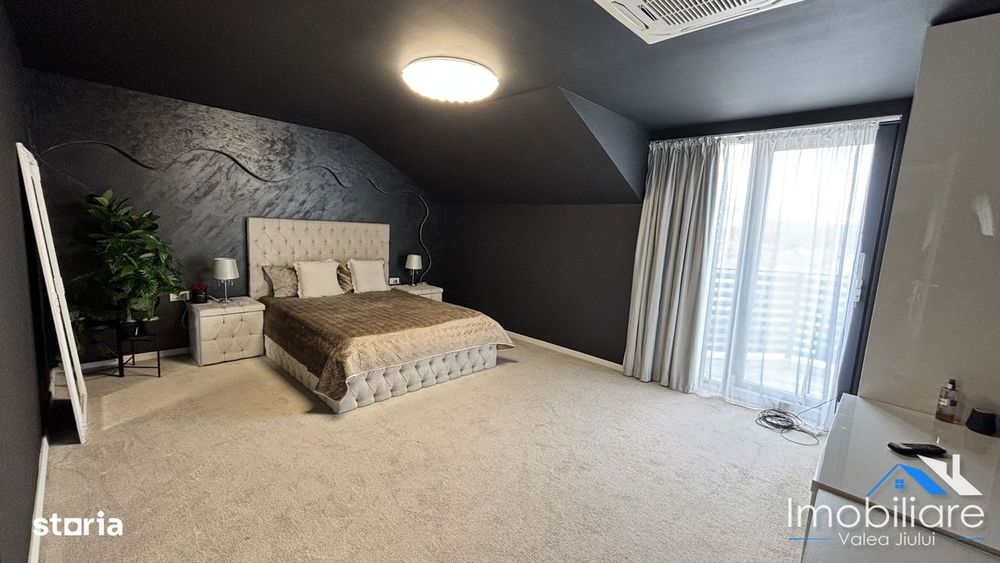 Casa / Pensiune exclusivista - Petrila (Bratianu) | 4 camere cu baie
