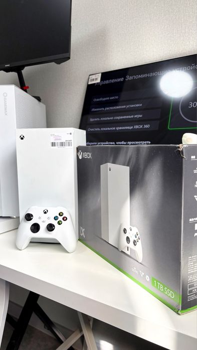 Xbox Series X в белом цвете/1 Tb памяти/1 геймпад/полная комплектация