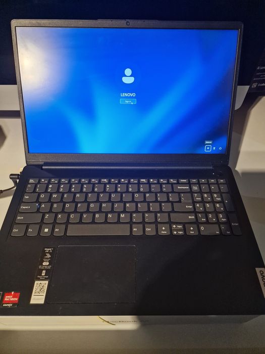 Laptop Lenovo Ideapad 1