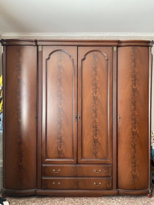 Спальный гарнитур