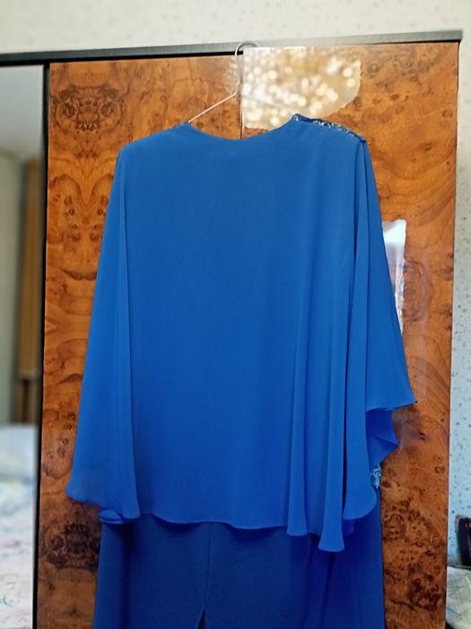 Продается женское платье